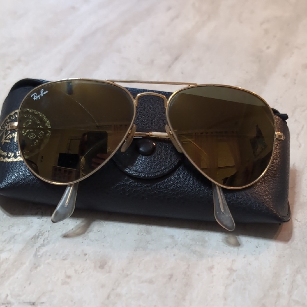 Ray-Ban Gold Frame Aviator Sunglasses
